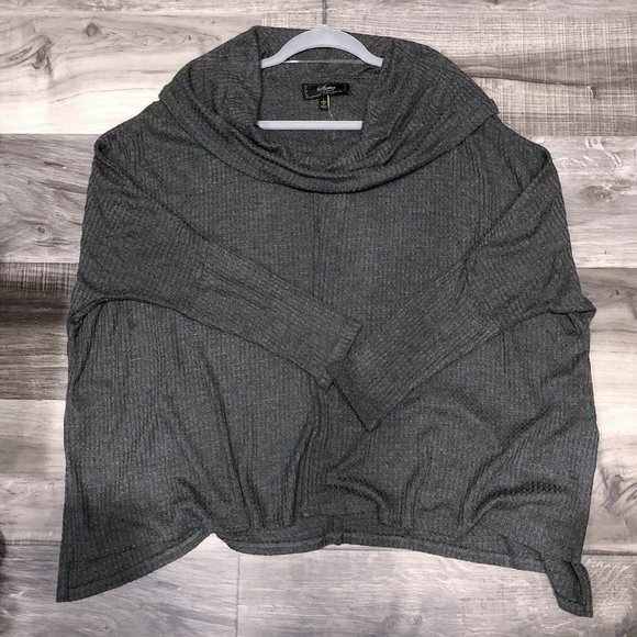 "SOLD" - Gray Waffle Knit Top - Size L - Picture 4 of 5